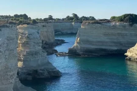 Choose the sea of Puglia based on the wind